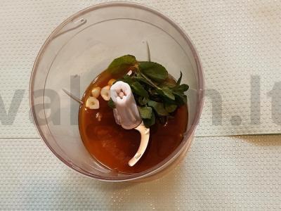 Sultingi vištienos šlaunelės marinate „Mojito“ Žingsnis 1