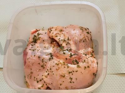 Sultingi vištienos šlaunelės marinate „Mojito“ Žingsnis 2