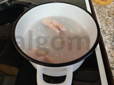 Upėtakio sriuba su šviežiais žalumynais Žingsnis 1