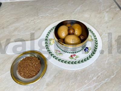 Kiaušiniai su maltu kava pagrindine nuotrauka