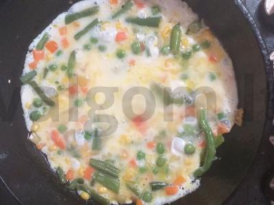 Lengvas daržovių omletas su meksikietiška mišraine Žingsnis 3