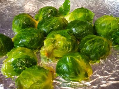 Upėtakis su Briuselio kopūstais orkaitėje Žingsnis 1