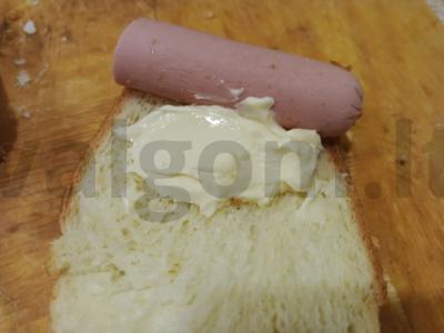 Greitas ir lengvas užkandis iš dešros ir duonos Žingsnis 2