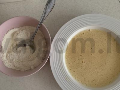 Kokosų blynai su pienu Žingsnis 1