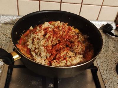 Sojų faršas su pupelėmis, daržovėmis ir pomidorų pasta vakarienei Žingsnis 4