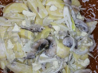 Kepta bulvė su grybais ir svogūnais grietinėje Žingsnis 3