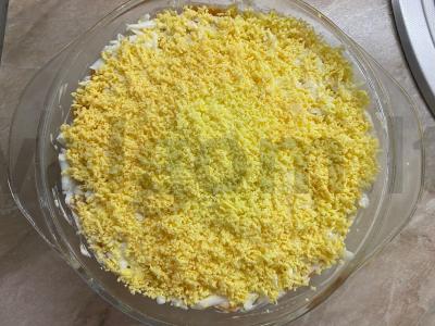 Salotas „Mimoza“ porcijomis Žingsnis 4