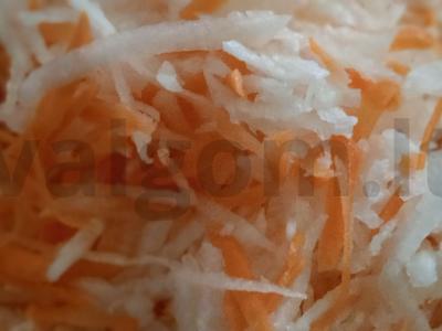 Burokėlių ir morkų salotos Žingsnis 2