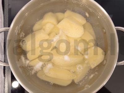 Kaimiška bulvytė su dviem svogūnų rūšimis Žingsnis 1