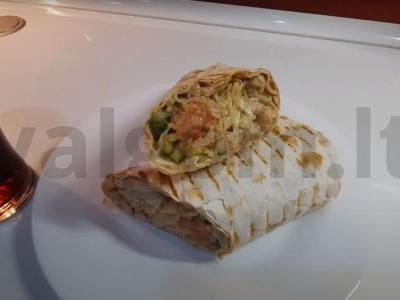 Namų vištienos, daržovių ir paprikos šašlykinė pagrindine nuotrauka