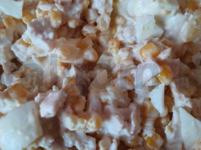 Rūkyta vištienos salotos pagrindine nuotrauka