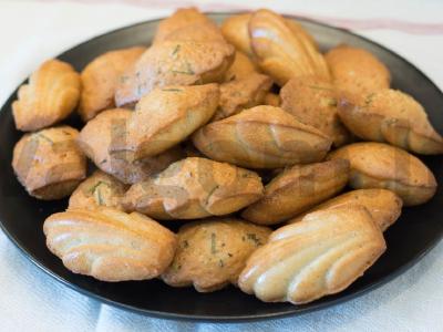 Česnakiniai ir rozmarinų madele sausainiai Žingsnis 7