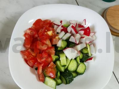 Daržovių salotos su žaliu obuoliu Žingsnis 1