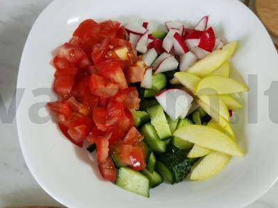 Daržovių salotos su žaliu obuoliu Žingsnis 2