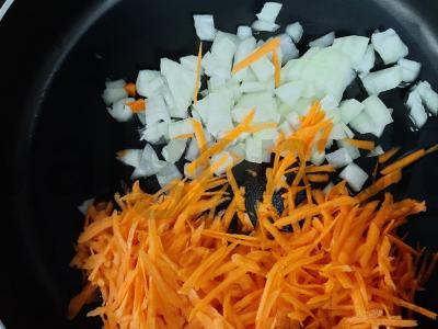 Patingėlių kopūstai su jautienos faršu, grietine ir majonezu Žingsnis 1