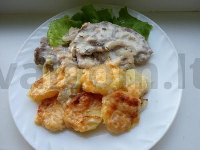 Sultingas troškinys pagrindine nuotrauka