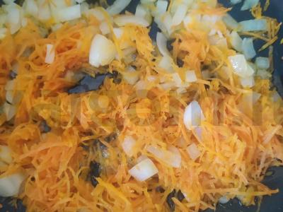 Žirnių sriuba su vištiena, bulvėmis ir morkomis Žingsnis 4