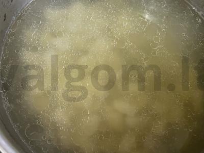 Vištienos sriuba su kuskusu ir grybais pietums Žingsnis 1