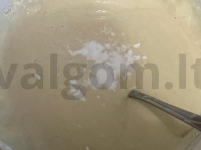 Blynai iš rūgštaus pieno su vaniliniu cukrumi Žingsnis 4