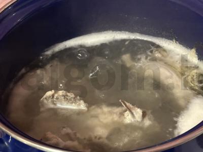 Namų vištienos kaklų sriuba Žingsnis 1