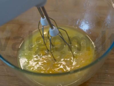 Velykinis kulichas su beze Žingsnis 6