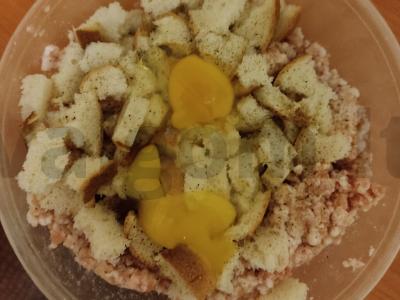 Kotletai „Kaip pas močiutę“ Žingsnis 2