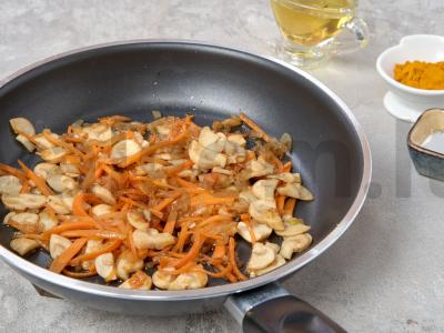 Vegetariškas grybų padažas Žingsnis 1