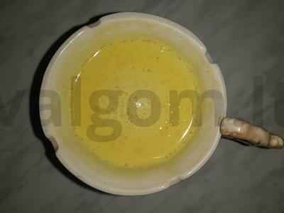 Auksinis pienas iš ciberžolės pagrindine nuotrauka