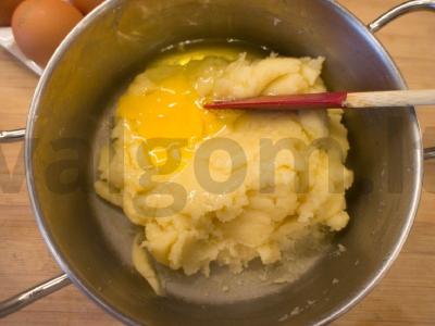 Eklerai su plakta grietinėle Žingsnis 5