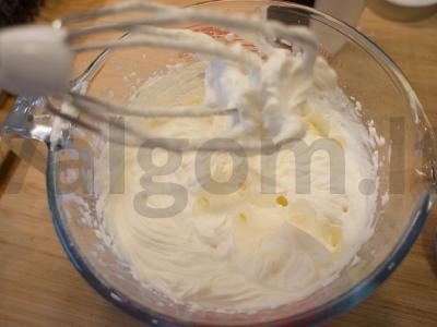 Eklerai su plakta grietinėle Žingsnis 11