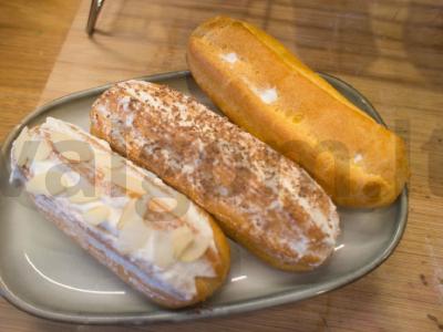 Eklerai su plakta grietinėle pagrindine nuotrauka