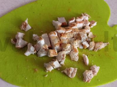 Salotos su ananasais ir vištiena Žingsnis 1