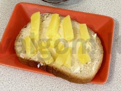 Brusketa su traškiu agurku Žingsnis 1