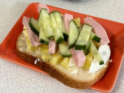 Brusketa su traškiu agurku Žingsnis 4