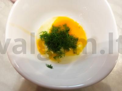 Kvietinė plokštainis su kiaušiniu ir krapais Žingsnis 2