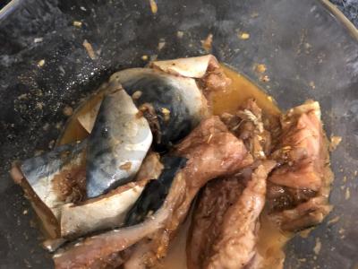 Kepta skumbrė prieskoniuose Žingsnis 6