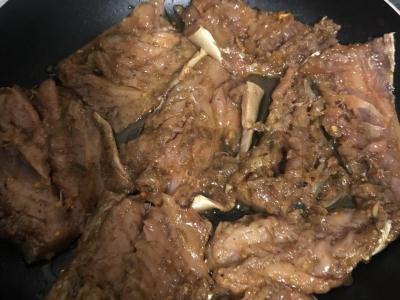 Kepta skumbrė prieskoniuose Žingsnis 7