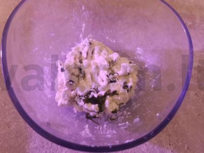 Šiltas sumuštinis su varške ir žolelėmis Žingsnis 1