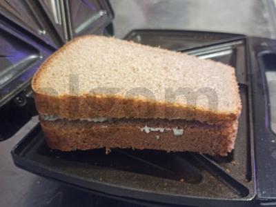 Šiltas sumuštinis su varške ir žolelėmis Žingsnis 2