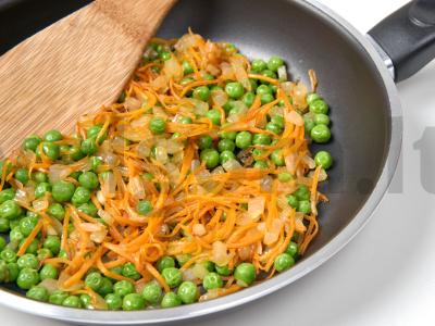 Daržovių troškinys su ryžiais plovui Žingsnis 1