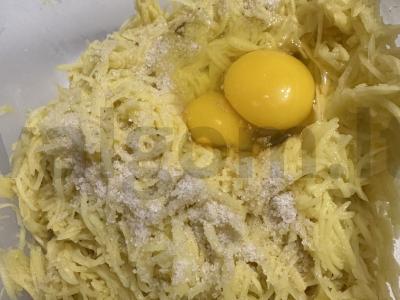 Bulviniai blynai pagal močiutės receptą Žingsnis 2