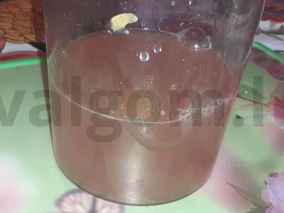 Kokteilis su rožiniu vynu ir apelsinų sultimis Žingsnis 3