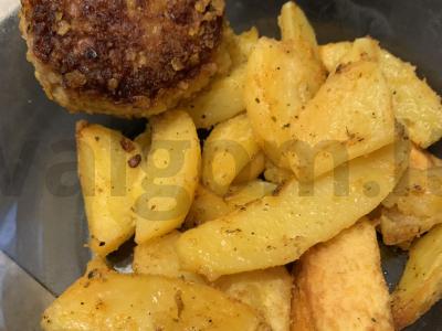 Kepta bulvė kaimiškai pagrindine nuotrauka