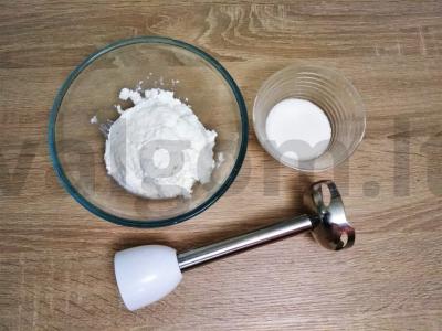 Grietinėlės-vanilės kremas tortui su varške Žingsnis 1