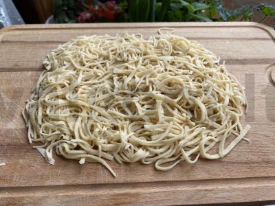 Namų makaronai bet kokiai sriubai pagrindine nuotrauka