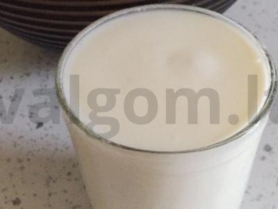 Labai paprastas paruošimo būdas užpildytam pyragui su šaldytomis mėlynėmis Žingsnis 2