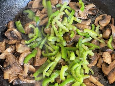 Makaronai su grybais ir paprika Žingsnis 3