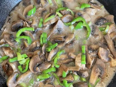 Makaronai su grybais ir paprika Žingsnis 4