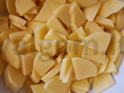 Vištienos krūtinėlė su bulvėmis ir kukurūzais Žingsnis 1