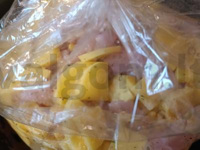 Vištienos krūtinėlė su bulvėmis ir kukurūzais Žingsnis 3